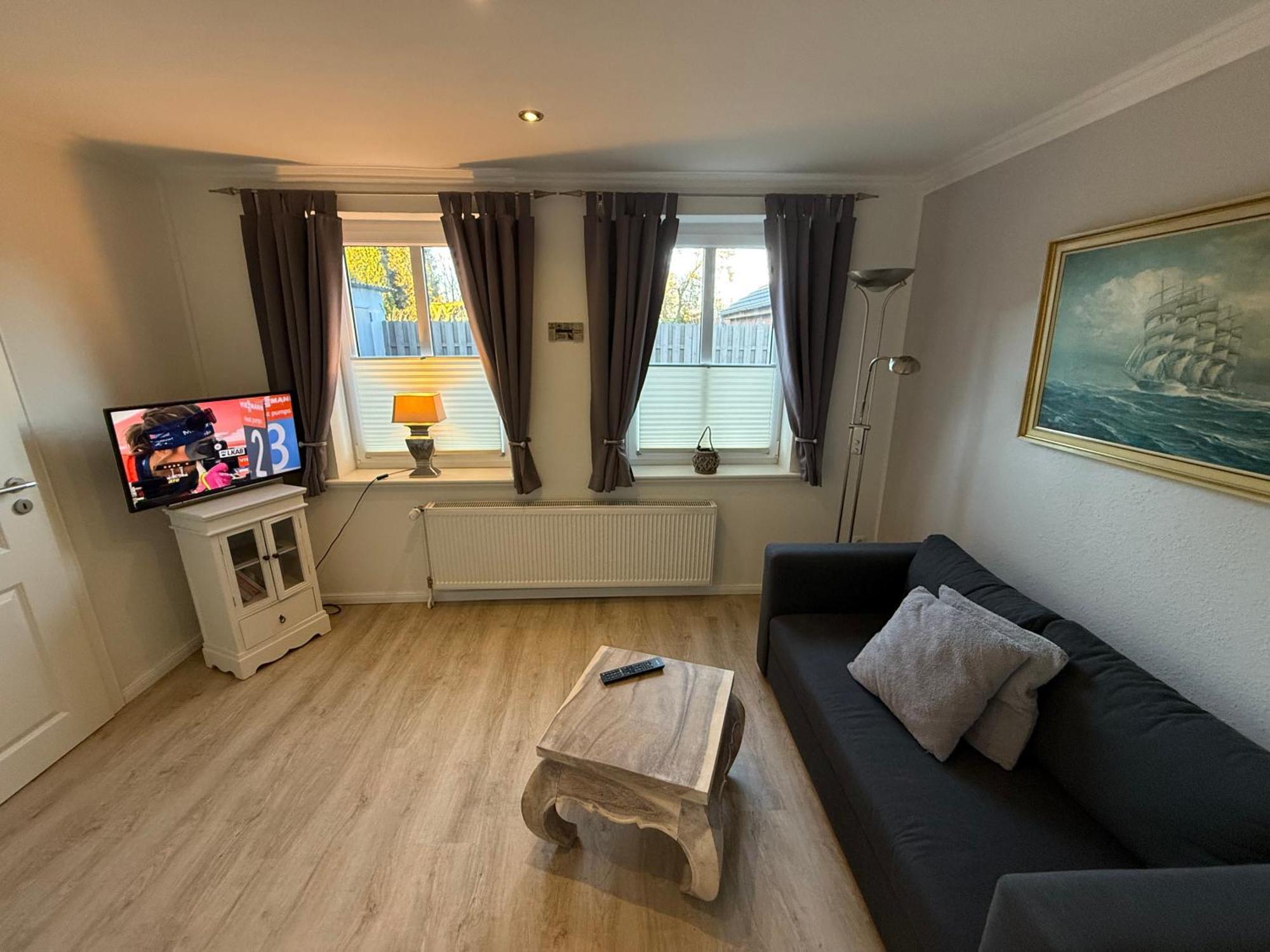 Ferienwohnung „Ole Karkenwech“ Husum-Roedemis Husum  Luaran gambar